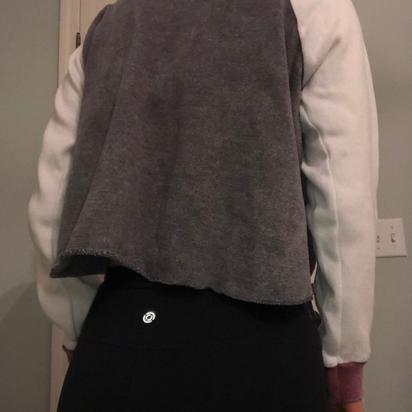 Ocean Drive tops - Picture 2 of 4